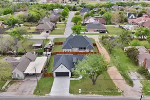 905 N Trinity St, Decatur, TX 76234 - Photo 8