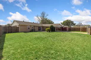 2425 Larchmont Dr, Mesquite, TX 75150 - Photo 4