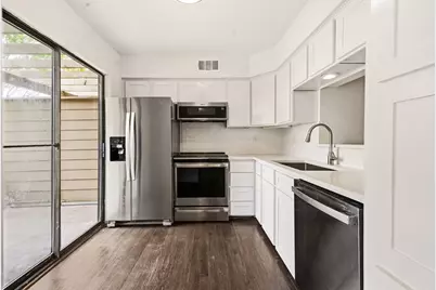 5200 Martel Avenue #18D, Dallas, TX 75206 - Photo 4