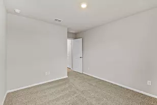 541 Marsh St, Cleburne, TX 76033 - Photo 8