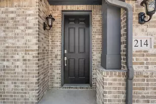 214 Garden Grove Dr, Waxahachie, TX 75165 - Photo 2