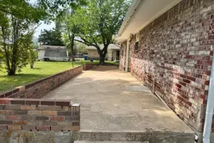 913 Patricia Dr, Sherman, TX 75090 - Photo 10