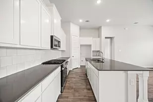 1506 Red Clover Ave, Van Alstyne, TX 75495 - Photo 2