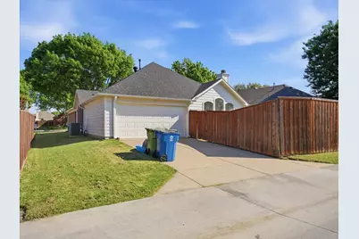 1316 Pelham Lane, Lewisville, TX 75077 - Photo 24