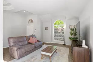 1316 Pelham Ln, Lewisville, TX 75077 - Photo 4