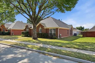 1316 Pelham Ln, Lewisville, TX 75077 - Photo 2