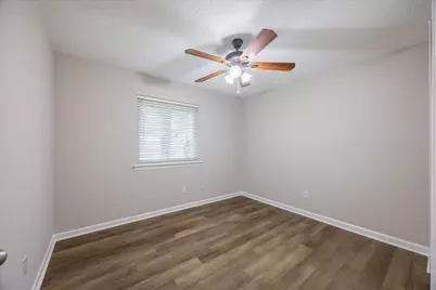 532 Kent Drive, Lewisville, TX 75067 - Photo 12