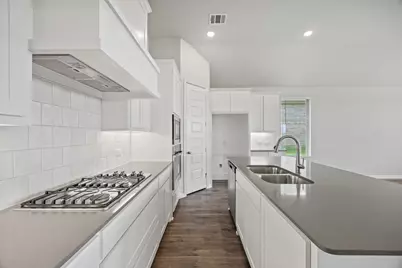 1502 Red Clover Avenue, Van Alstyne, TX 75495 - Photo 2