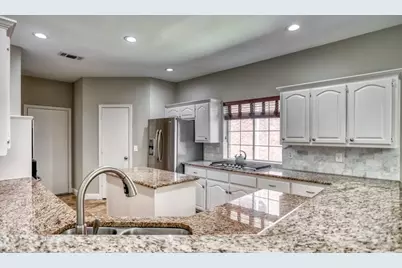 5421 N Briar Ridge Circle, McKinney, TX 75072 - Photo 10