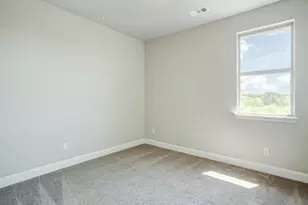 572 Hutchinson Ln, Lewisville, TX 75077 - Photo 12