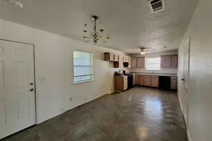 651 Meadow Park Dr, White Settlement, TX 76108 - Photo 4