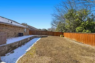 2117 Newbury Dr, Arlington, TX 76014 - Photo 34