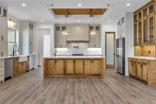 819 Meadow Lark Ln, Red Oak, TX 75154 - Photo 2