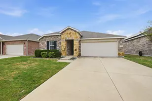 10001 Amosite Dr, Fort Worth, TX 76131 - Photo 2