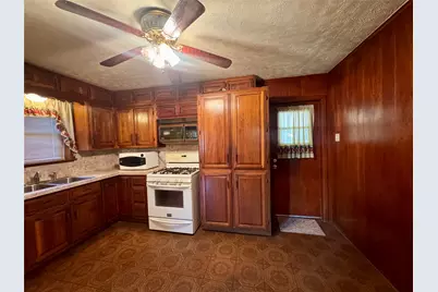 132 Columbia, Palestine, TX 75803 - Photo 6