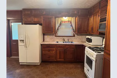 132 Columbia, Palestine, TX 75803 - Photo 4