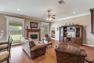 3901 Bonita Ct, Granbury, TX 76049 - Photo 10