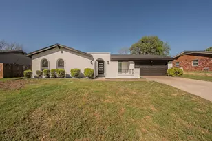 217 Cooper Dr, Hurst, TX 76053 - Photo 2