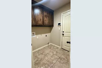 4502 Sapphire Lane, Granbury, TX 76049 - Photo 4