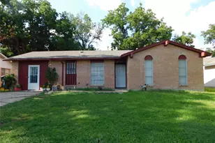 925 Shorecrest Dr, Garland, TX 75040 - Photo 1