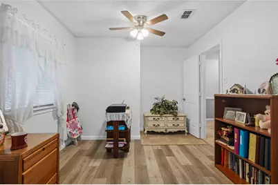 4511 Queenswood Drive, Grand Prairie, TX 75052 - Photo 12