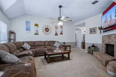 4511 Queenswood Drive, Grand Prairie, TX 75052 - Photo 2