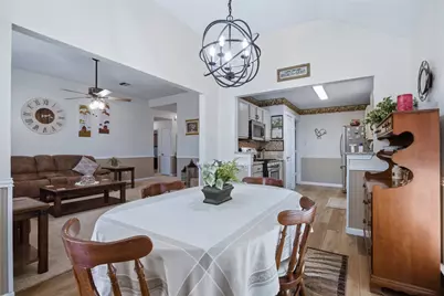 4511 Queenswood Drive, Grand Prairie, TX 75052 - Photo 8