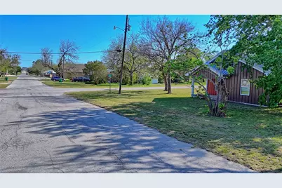 601 Baylor Street, Nocona, TX 76255 - Photo 8