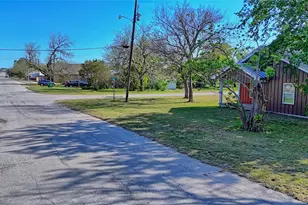 601 Baylor St, Nocona, TX 76255 - Photo 8
