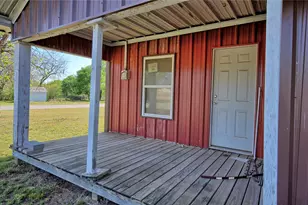 601 Baylor St, Nocona, TX 76255 - Photo 2