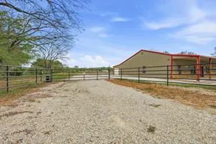 1445 Co Rd 3690, Paradise, TX 76073 - Photo 32