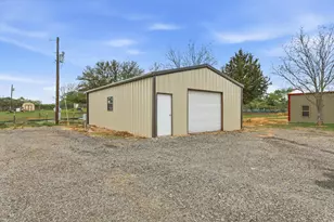 1445 Co Rd 3690, Paradise, TX 76073 - Photo 26