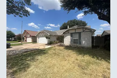 2317 Sharpshire Lane, Arlington, TX 76014 - Photo 2