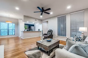 7525 Holly Hill Dr, Dallas, TX 75231 - Photo 12