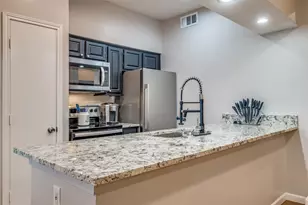 7525 Holly Hill Dr, Dallas, TX 75231 - Photo 6