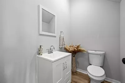 2100 Cactus Alley, Granbury, TX 76048 - Photo 16