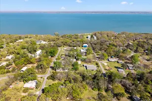 204 Plantation Ave, Pottsboro, TX 75076 - Photo 2