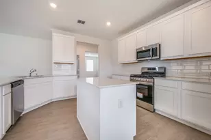 439 Ridge Dr, Justin, TX 76247 - Photo 4