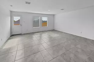 2521 Bunkerton Dr, Fort Worth, TX 76179 - Photo 6