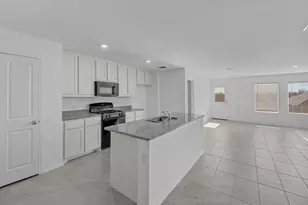 2521 Bunkerton Dr, Fort Worth, TX 76179 - Photo 10