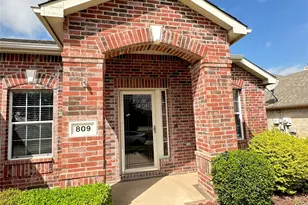 809 Essex Dr, McKinney, TX 75071 - Photo 2