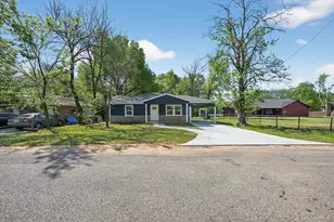 2009 W Sherman St, Paris, TX 75460 - Photo 2