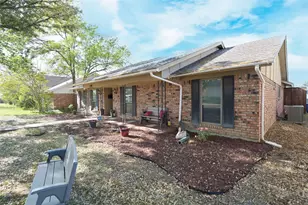 2307 Statler Dr, Carrollton, TX 75007 - Photo 2