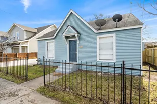 612 W 5th St, Dallas, TX 75208 - Photo 2