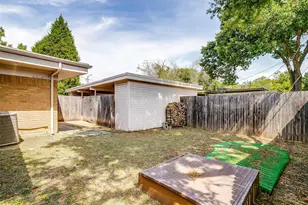 13305 Southview Ln, Dallas, TX 75240 - Photo 18