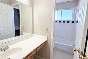 4818 Red Birch Dr, Arlington, TX 76018 - Photo 4