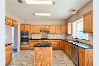 4818 Red Birch Drive, Arlington, TX 76018 - Photo 8