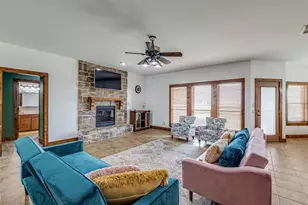 11744 Foutch Rd, Pilot Point, TX 76258 - Photo 8