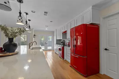 2125 Lakecrest Drive, Grapevine, TX 76051 - Photo 6