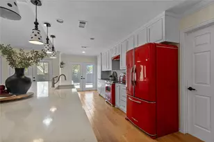 2125 Lakecrest Dr, Grapevine, TX 76051 - Photo 6